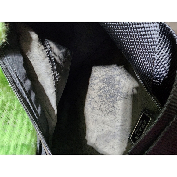Prada Vintage Nylon Tessuto Triangle Logo Plate Shoulder/Crossbody Bag Black - Picture 15 of 15
